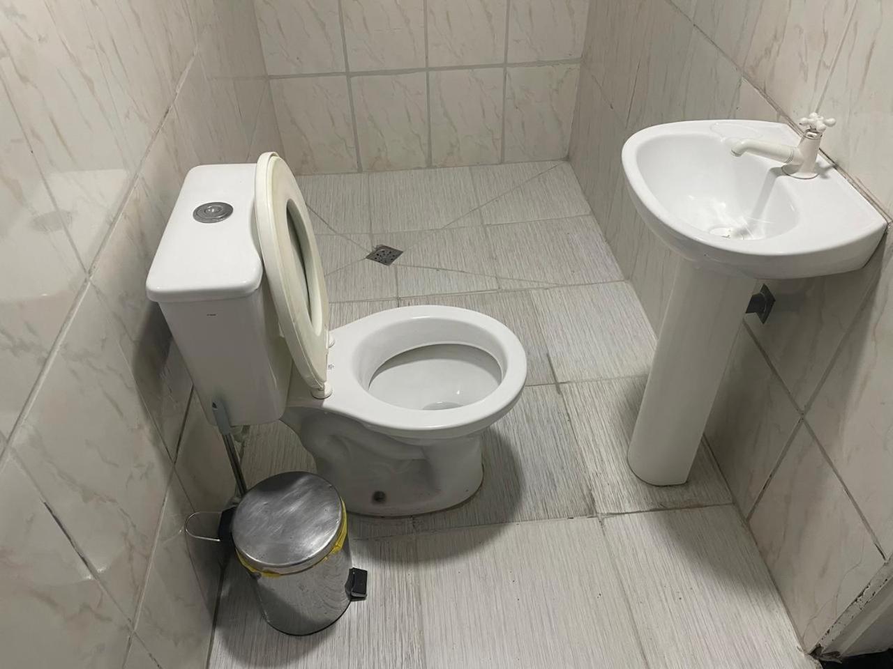 Casa Fundos Eco City 03 Simples E Confortavel Com 2 Quartos E Garagem Curitiba Eksteriør billede